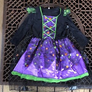 Witch costume with hat